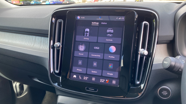 Volvo Xc40 2.0 B4P Plus Dark 5dr AWD Auto Petrol Estate